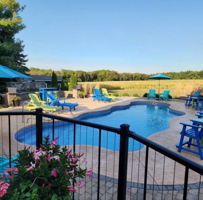 Tranquil Country Loft and backyard paradise in the rolling hills of Gambier, OH