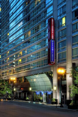 Springhill Suites by Marriott Chicago Downtown/ River North