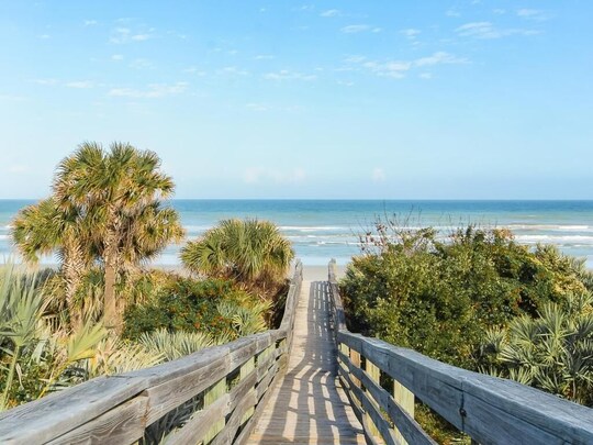 Sea Woods LARGE 1 bedroom condo and a whole lot of amenities!