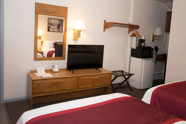 Chalet Motel Mequon