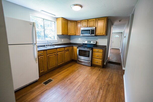 Pleasant, Bright 3 Bedroom Cottage