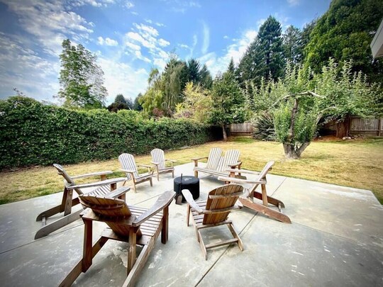 Sunny Mid-Century Gem